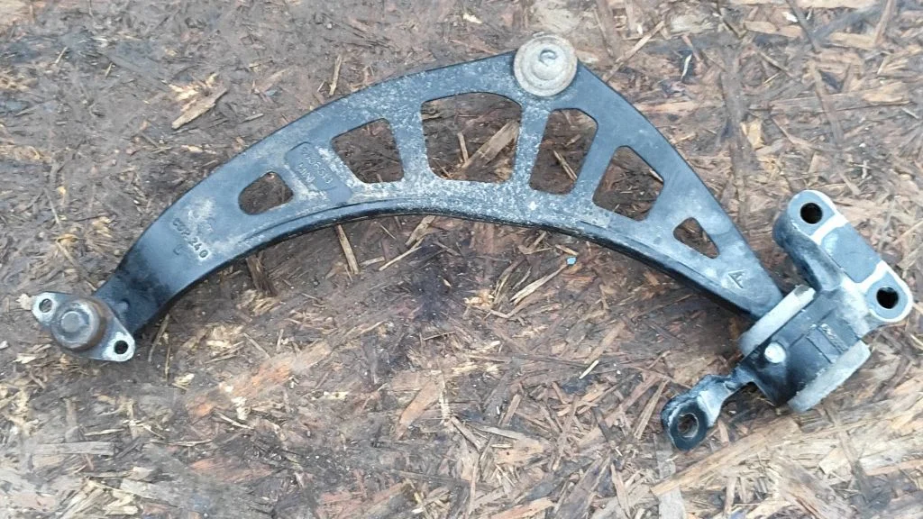 Front lower control arm/wishbone 9806519