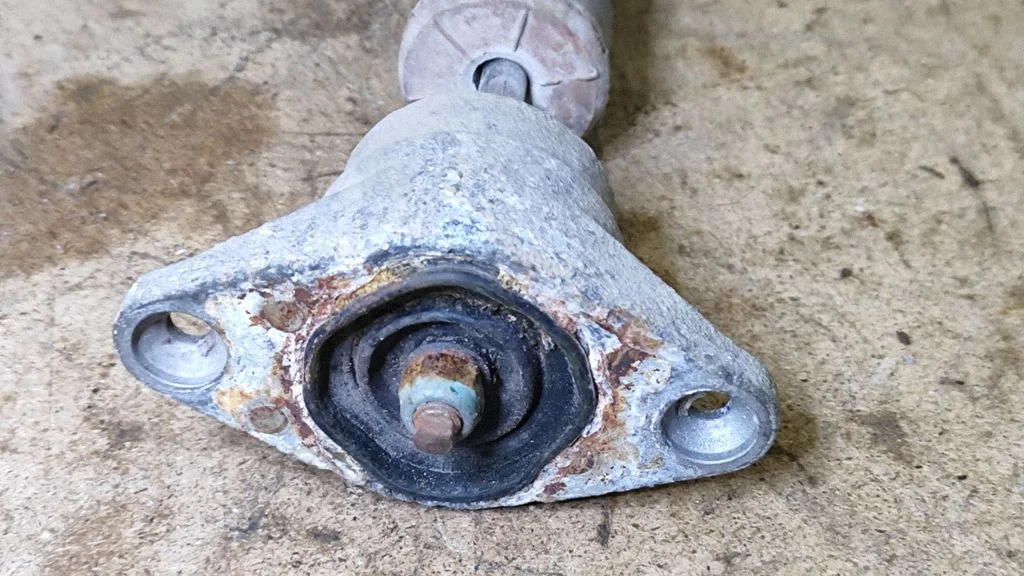 Tagumine amortisaator