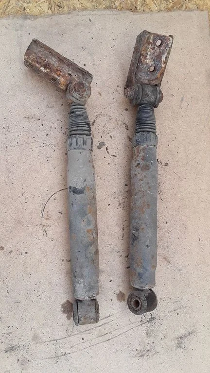 Rear shock absorber/damper