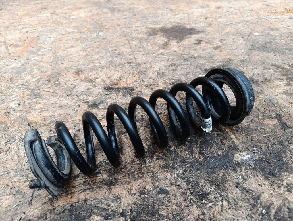 Tagumine keerdvedru – BMW 4-seeria F32 F33 (2013-2020)
