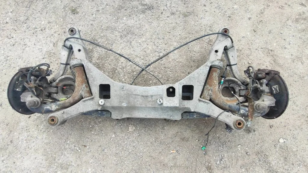 Tagumine sild – Volvo V70 (2000-2004)