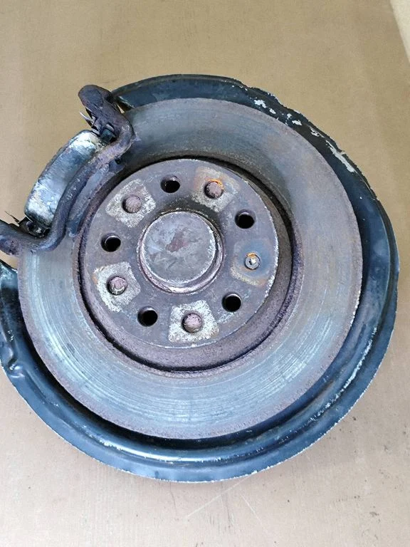 Rear wheel hub – Volkswagen Passat B5.5 (2001-2005)