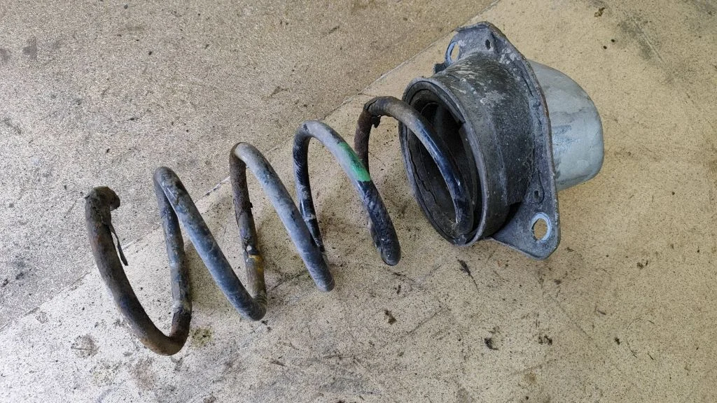 Rear coil spring – Volvo V70 (2000-2004)