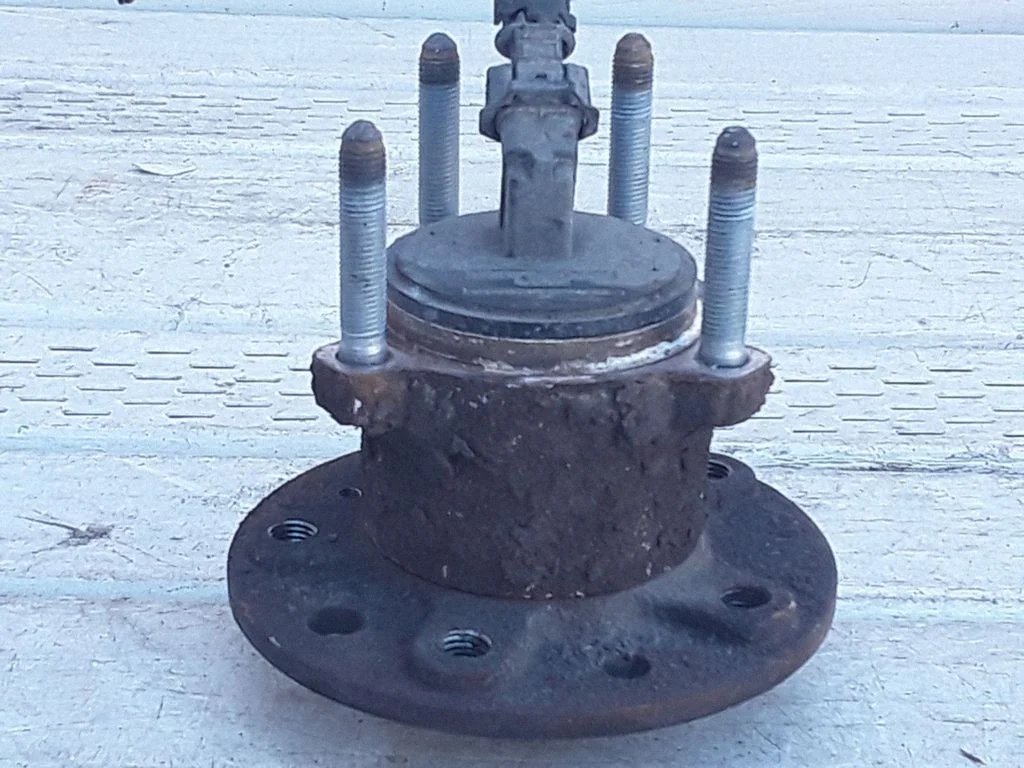 Rear wheel hub – Saab 9-3 Ver2 (2003-2007)