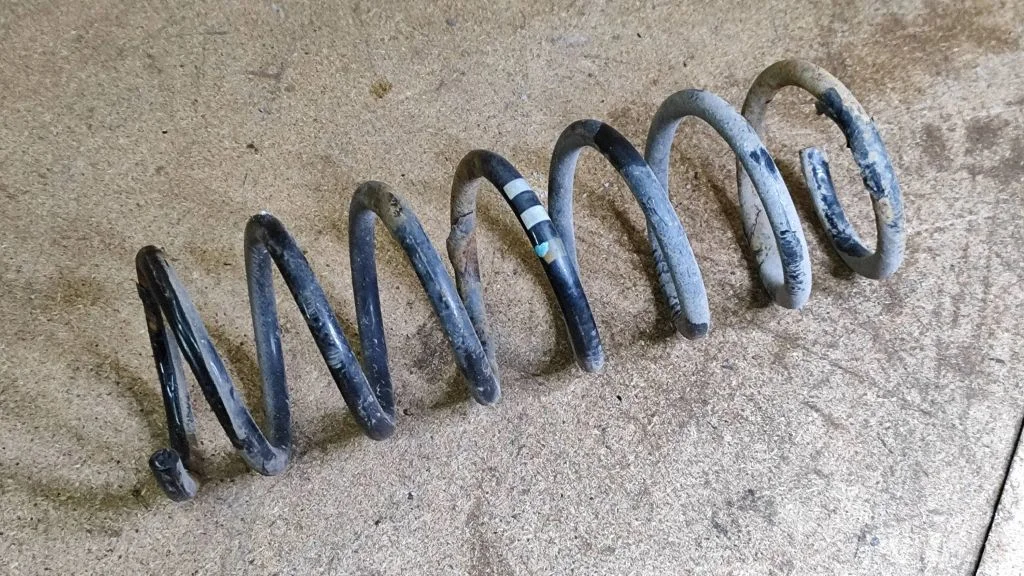 Rear coil spring – Volvo S40 (2004-2007)