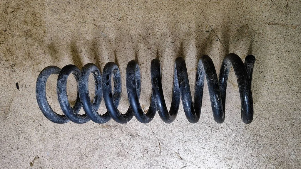 Rear coil spring – Mercedes-Benz C-Class W203 (2000-2007)