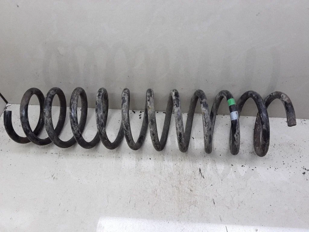 Rear coil spring – Volvo S40, V40 (1995-2004)