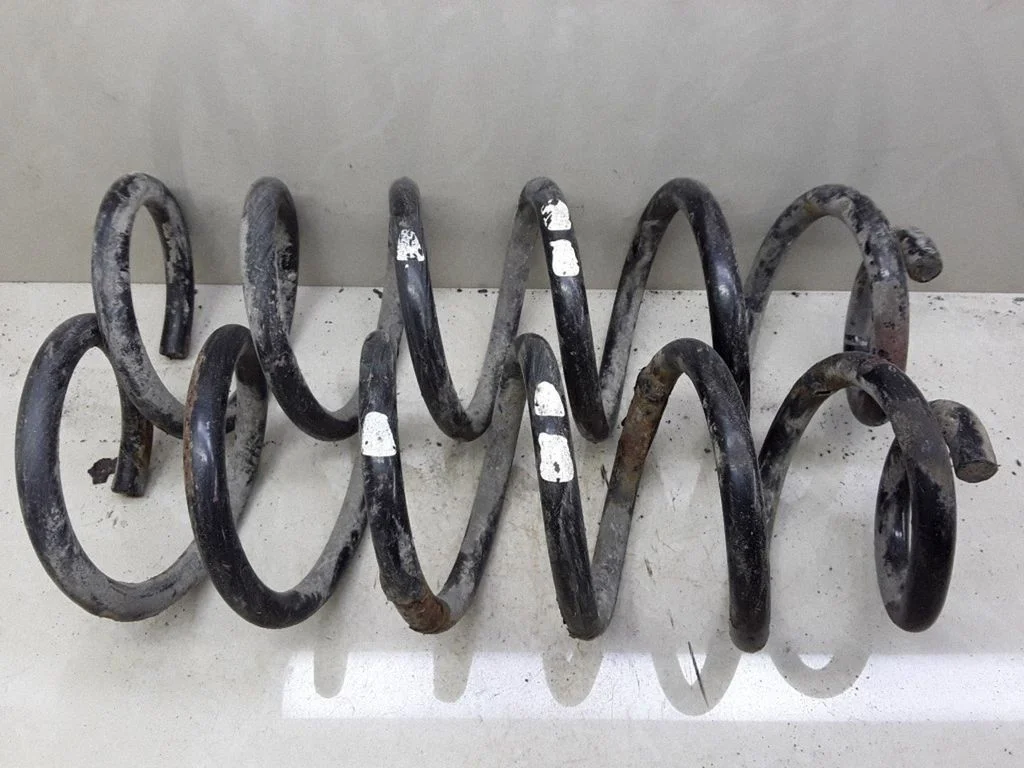 Rear coil spring 21211223712
