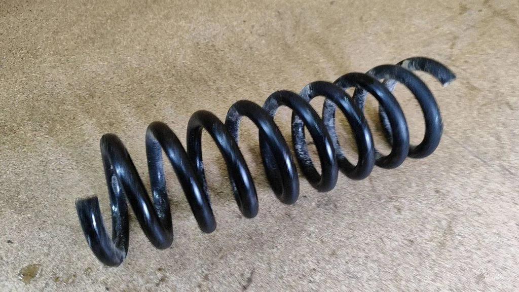 Rear coil spring – Mercedes-Benz C-Class W203 (2000-2007)