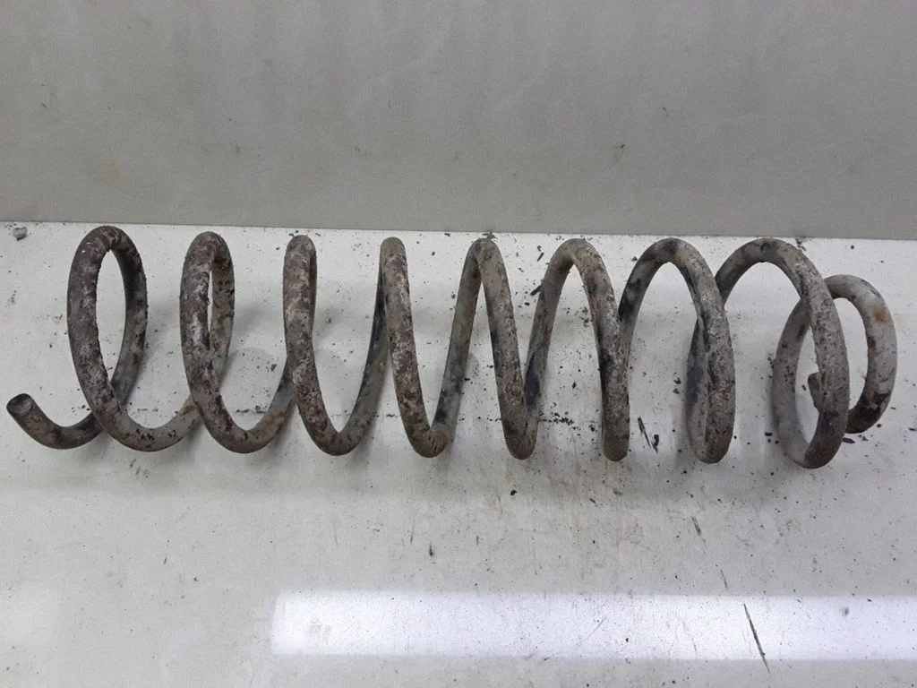 Rear coil spring – Volkswagen Polo III 6N 6N2 6NF (1995-2001)