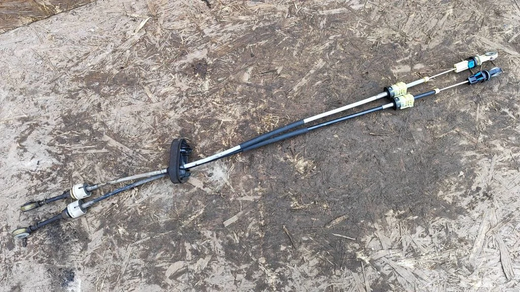 Gear shift cable linkage – Opel Insignia A (2008-2017)