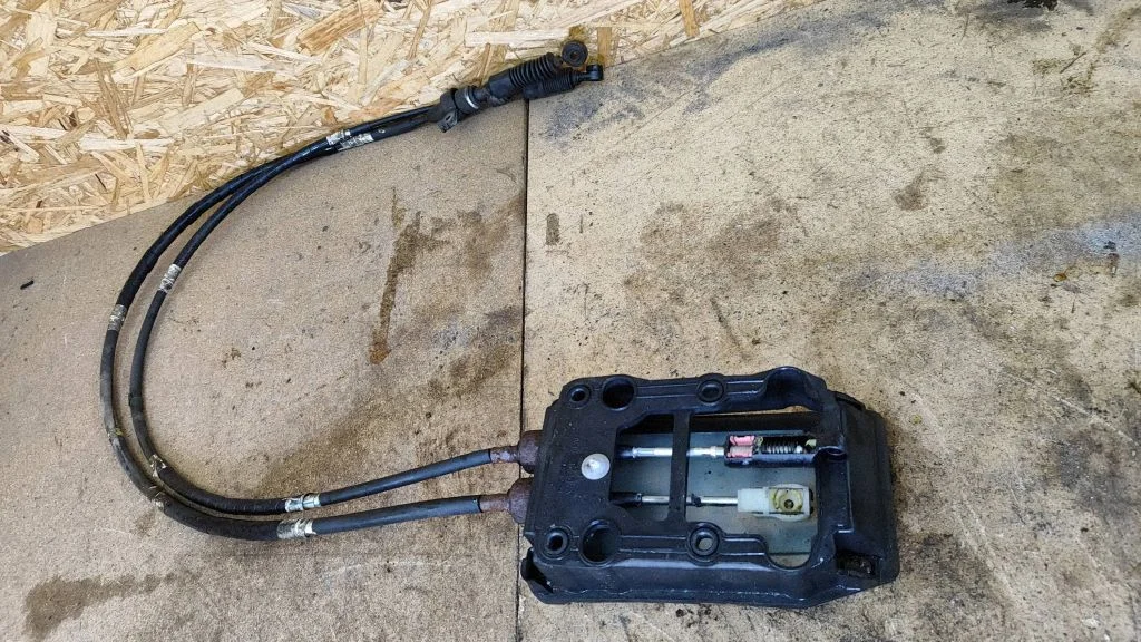 Gear shift cable linkage – Subaru Outback (2007-2009)