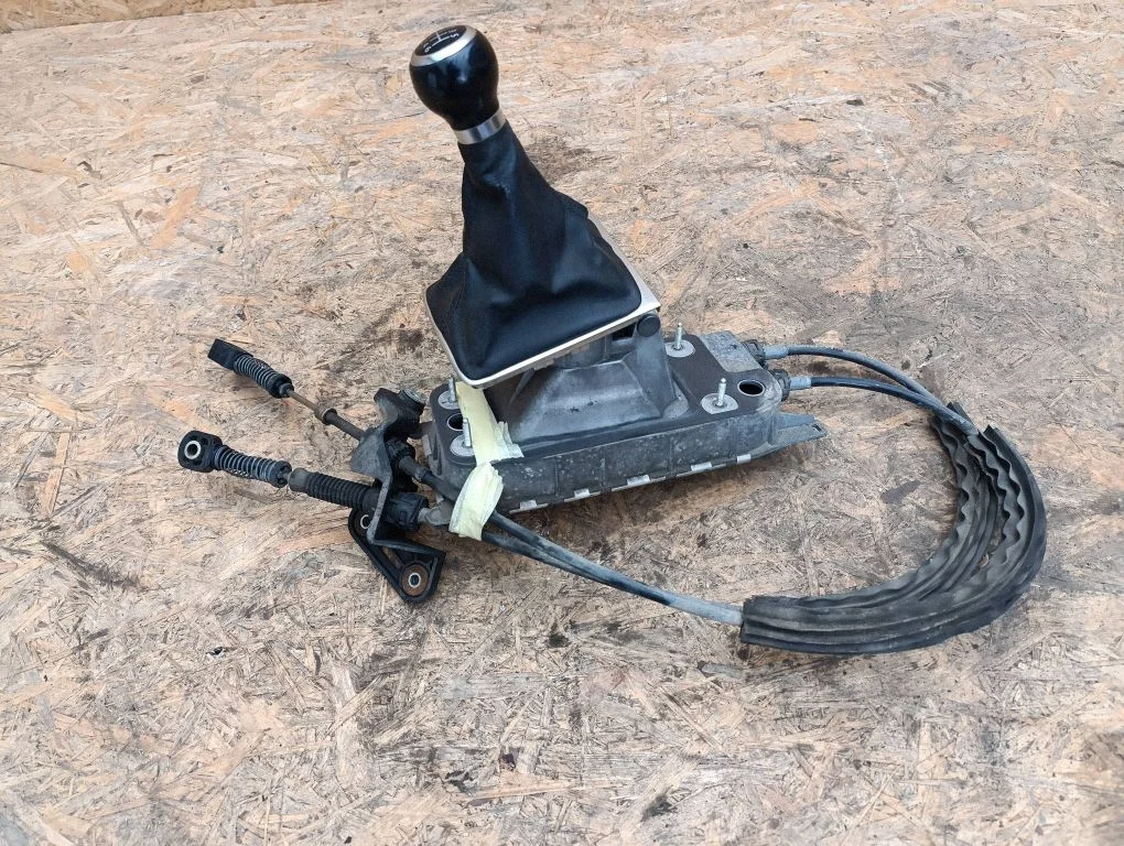 Gear selector mechanism 3C0711049AG