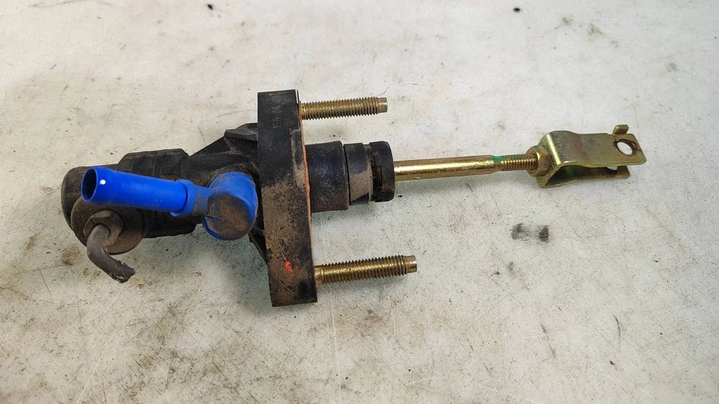 Siduri peasilinder – Toyota Corolla Verso AR10 (2004-2009)