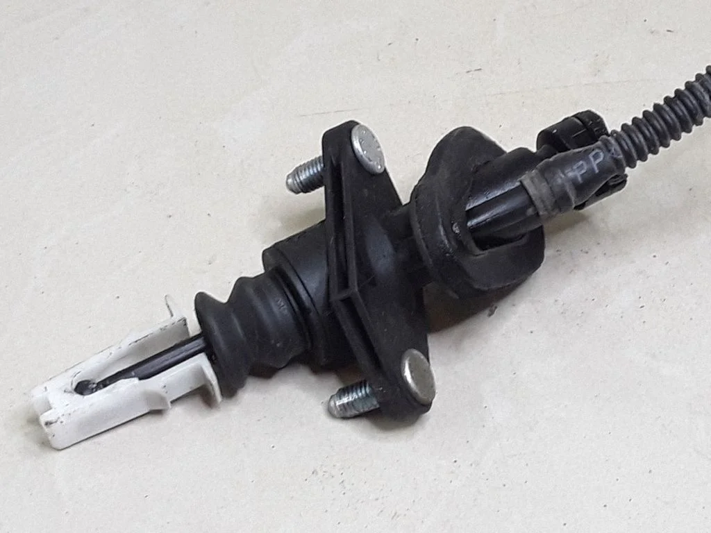 Siduri peasilinder – Opel Corsa C (2000-2006)