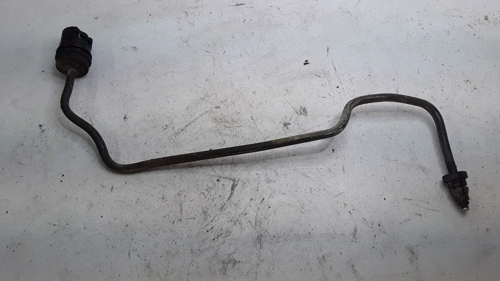 Clutch pipe/line