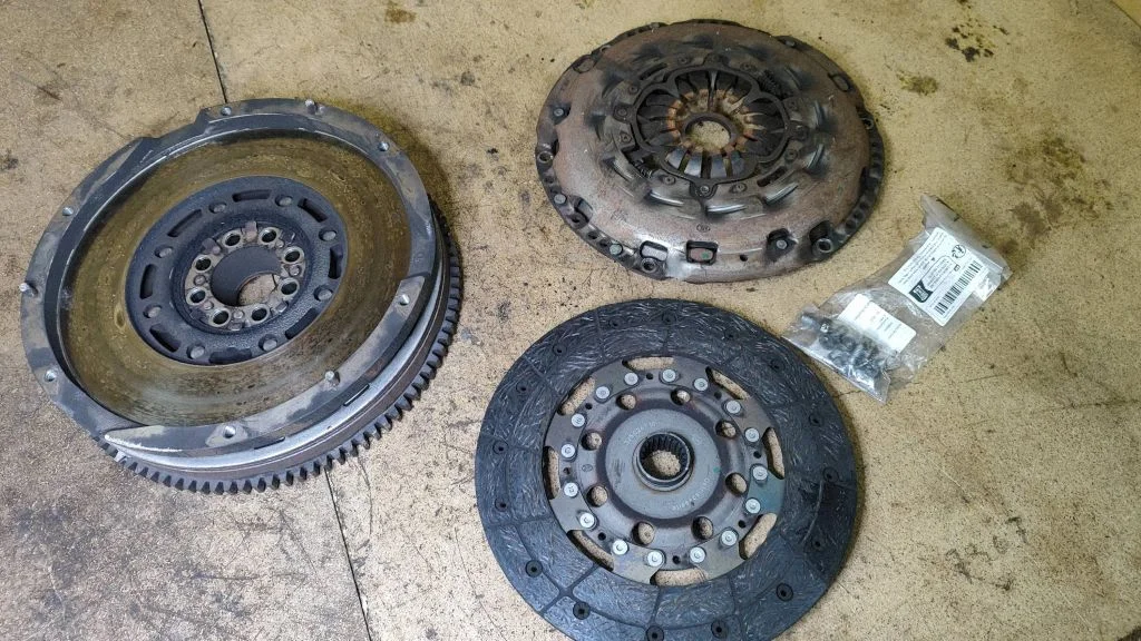 Clutch set kit – Lexus IS 220D-250-350 (2006-2013)