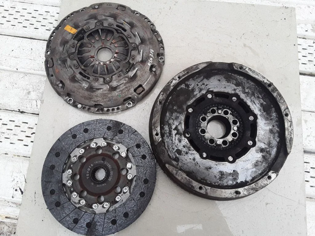 Clutch set kit – Toyota Avensis T250 (2003-2006)