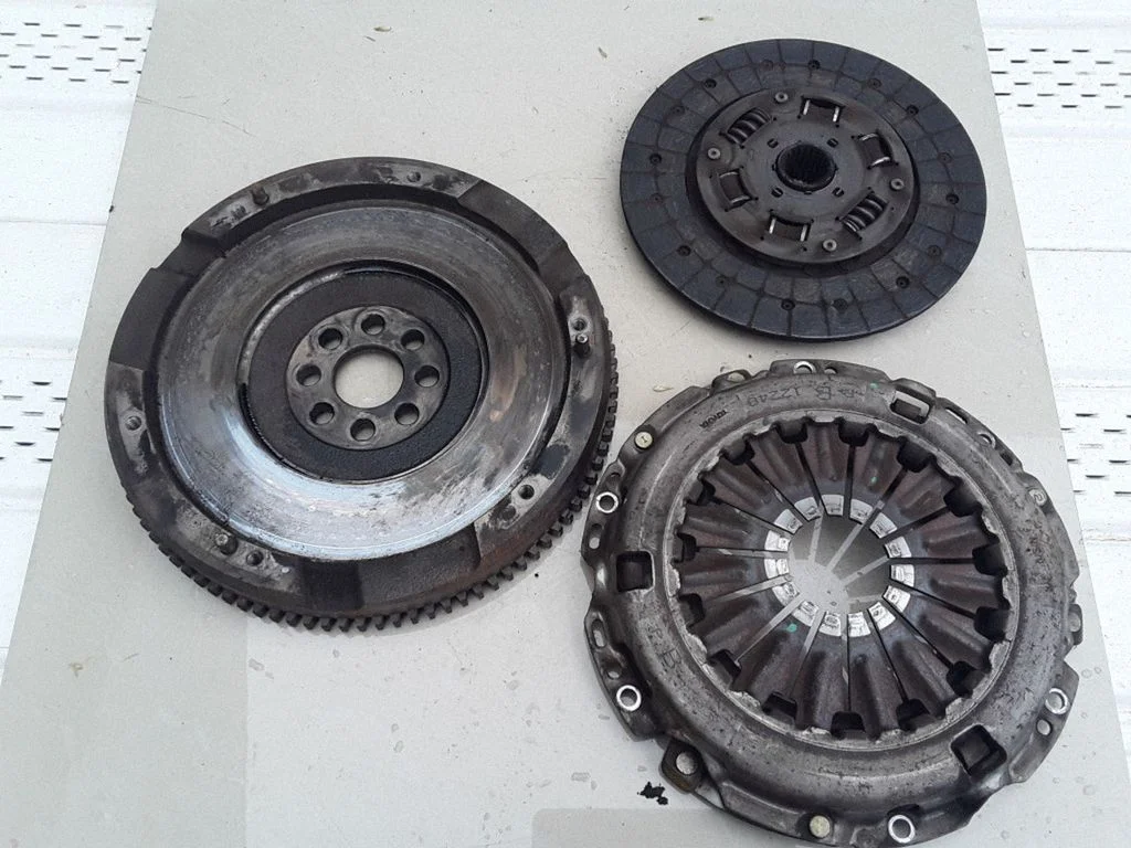 Clutch set kit – Toyota Corolla Verso E121 (2001-2004)