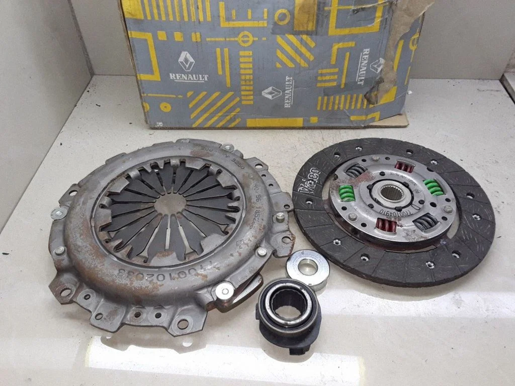 Clutch set kit – Renault Megane I (1995-2002)