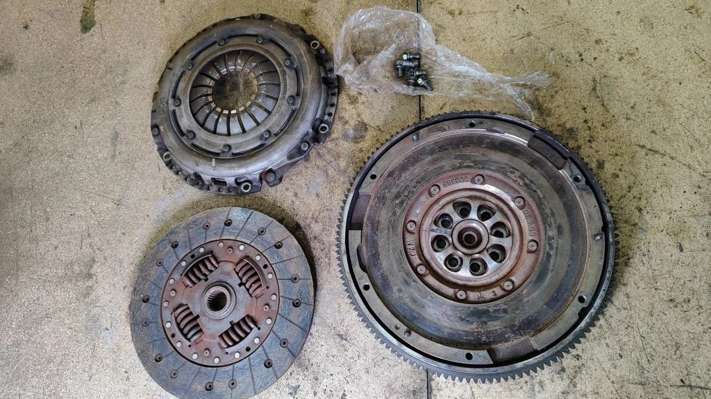 Clutch set kit – Subaru Legacy (2010-2016)