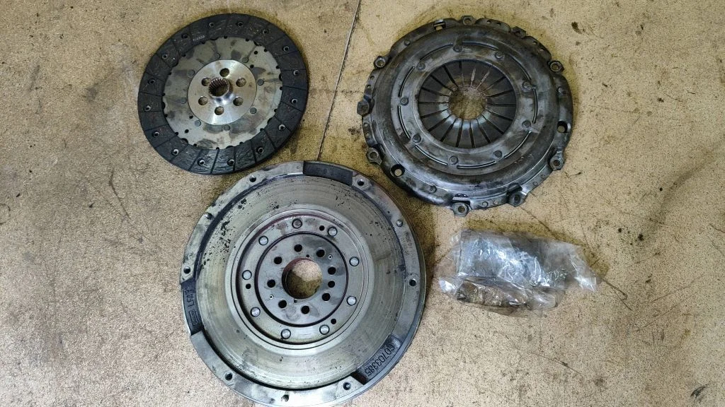 Clutch set kit – Volvo C30 (2007-2010)