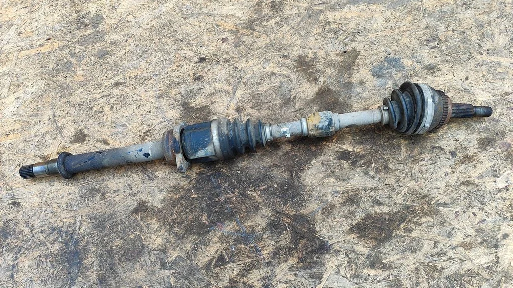 Front driveshaft – Toyota Corolla Verso AR10 (2004-2009)