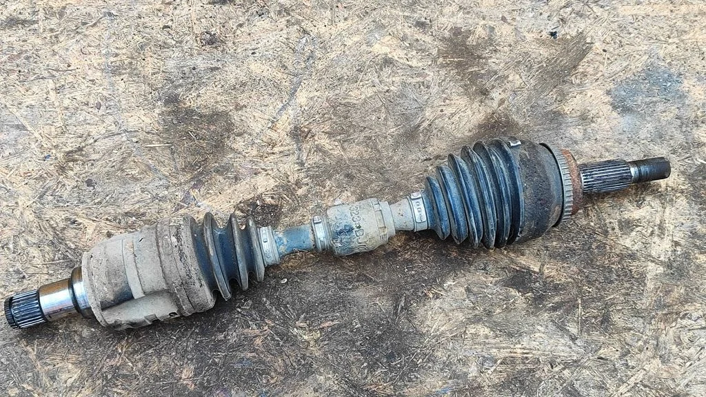 Front driveshaft – Toyota Corolla Verso AR10 (2004-2009)