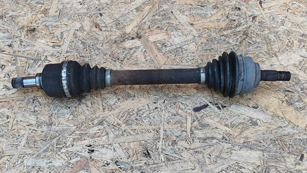 Front driveshaft – left