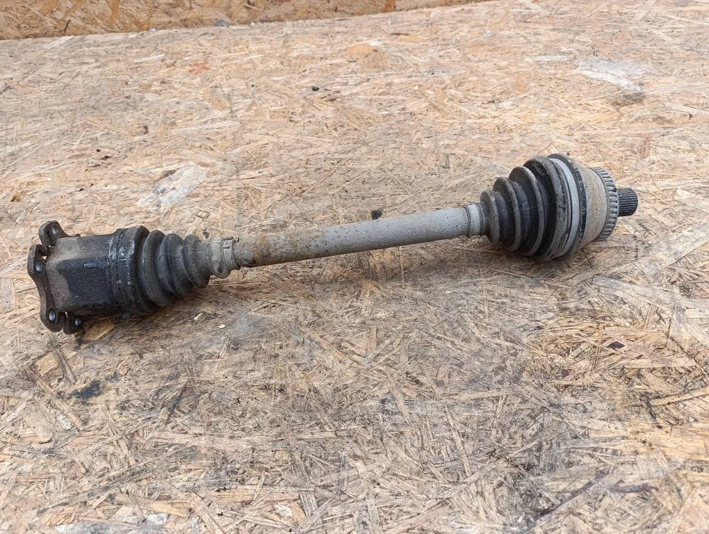 Front driveshaft – Audi A4 S4 B6 8E 8H (2001-2005)