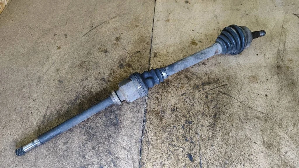Front driveshaft – right