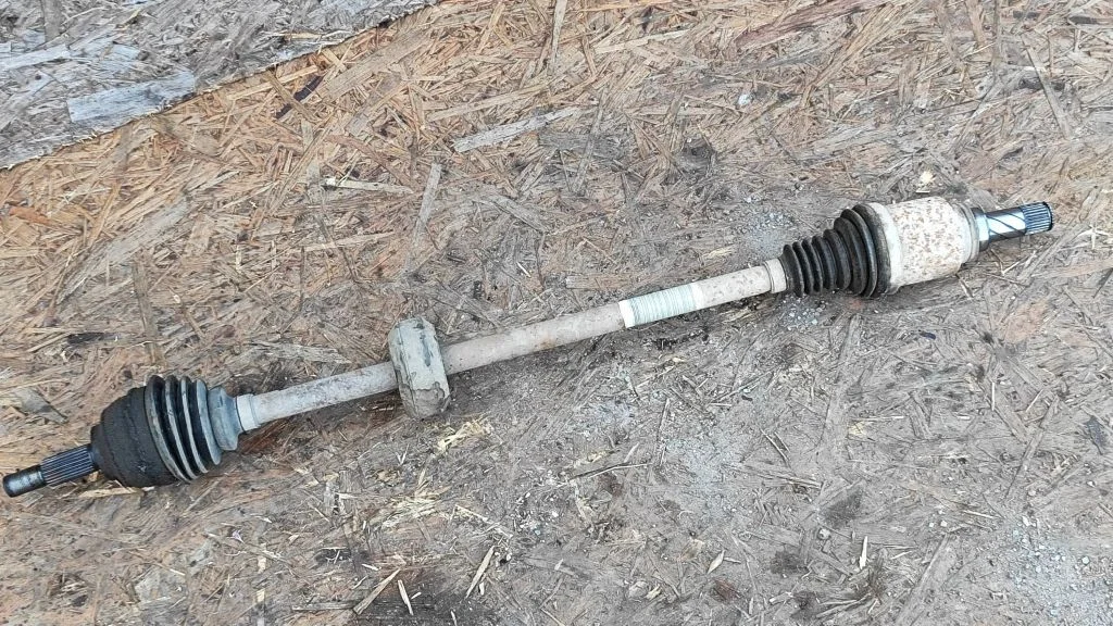 Front driveshaft 391007857R