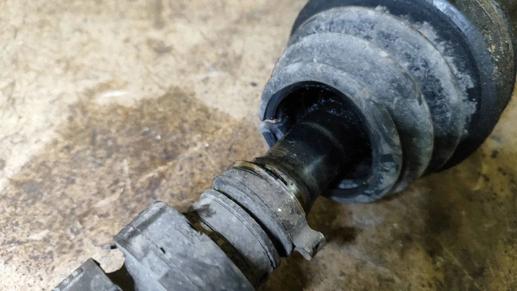 Front driveshaft – Nissan Qashqai+2 (2008-2010)