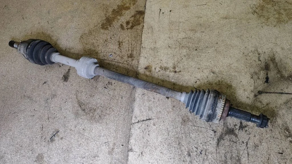 Front driveshaft – Toyota Yaris Verso (1999-2005)