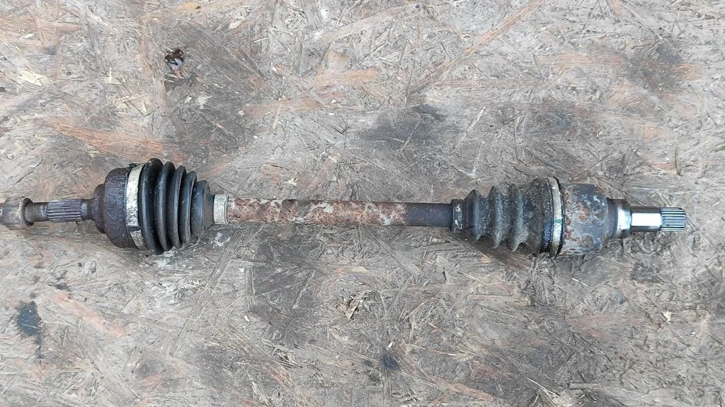 Front driveshaft – left