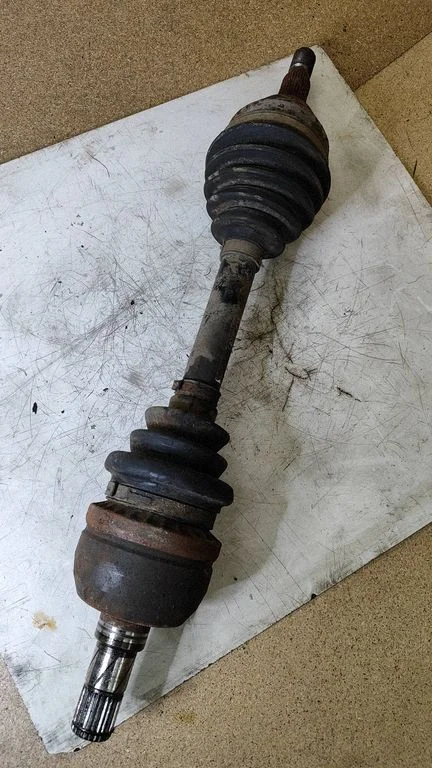 Front driveshaft – left