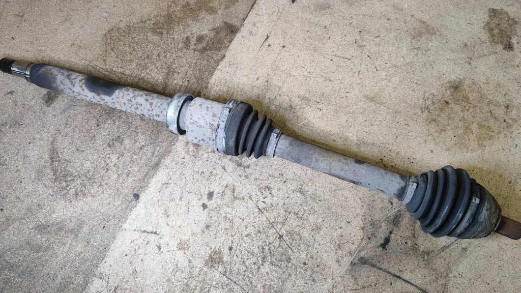 Front driveshaft – right