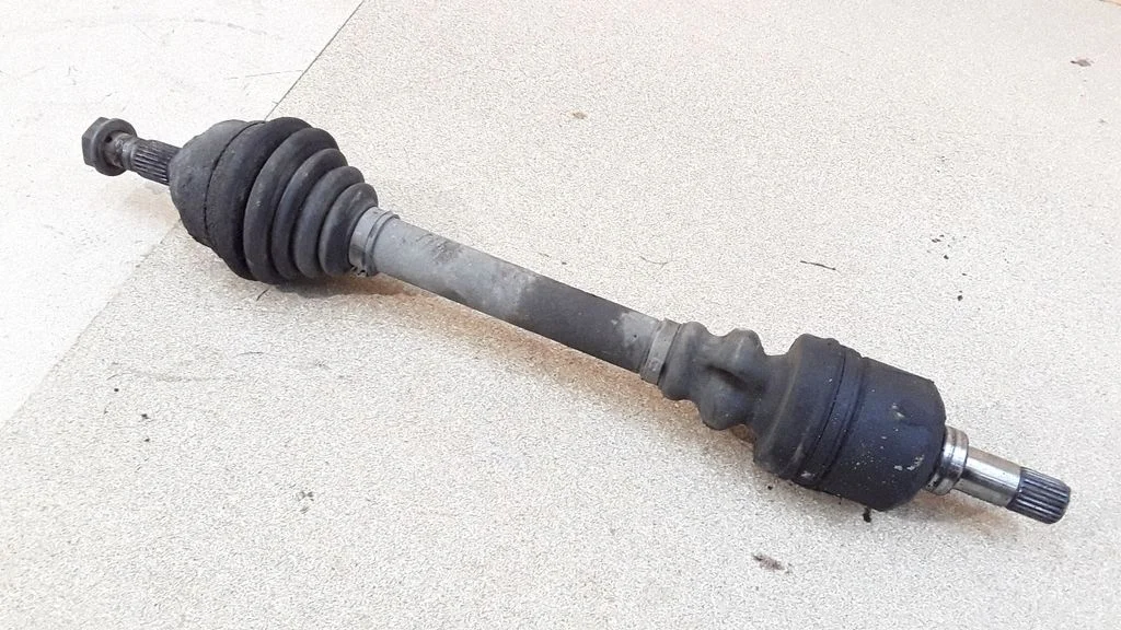 Front driveshaft – left