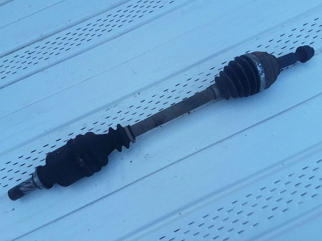 Front driveshaft – left