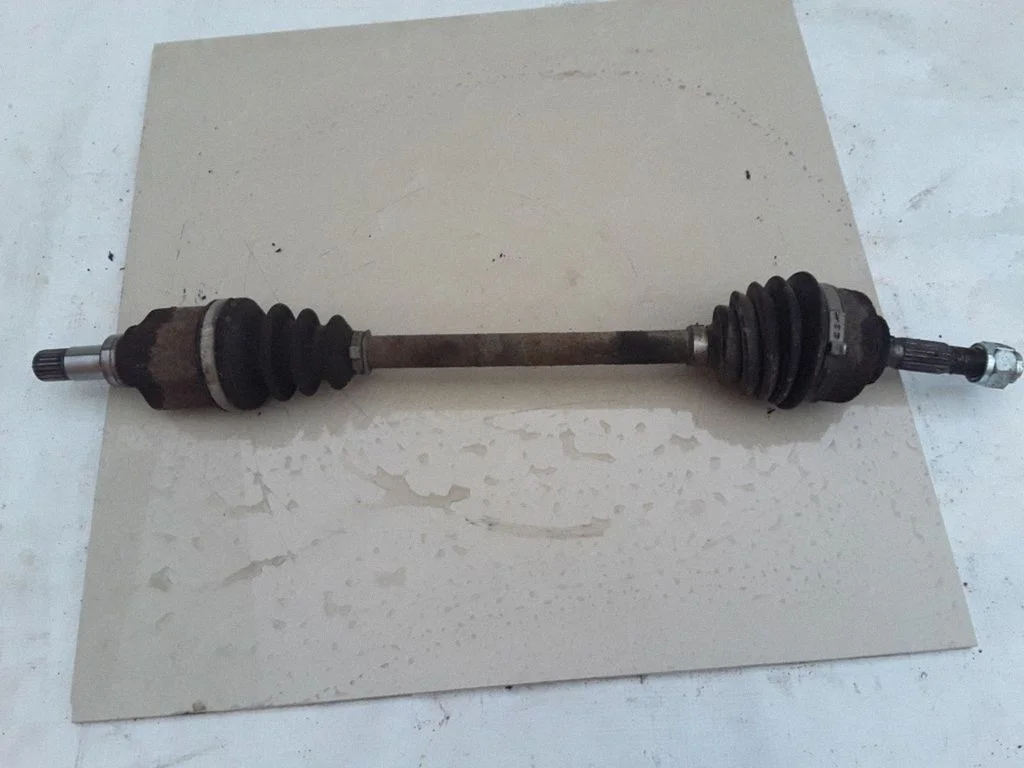 Front driveshaft – left