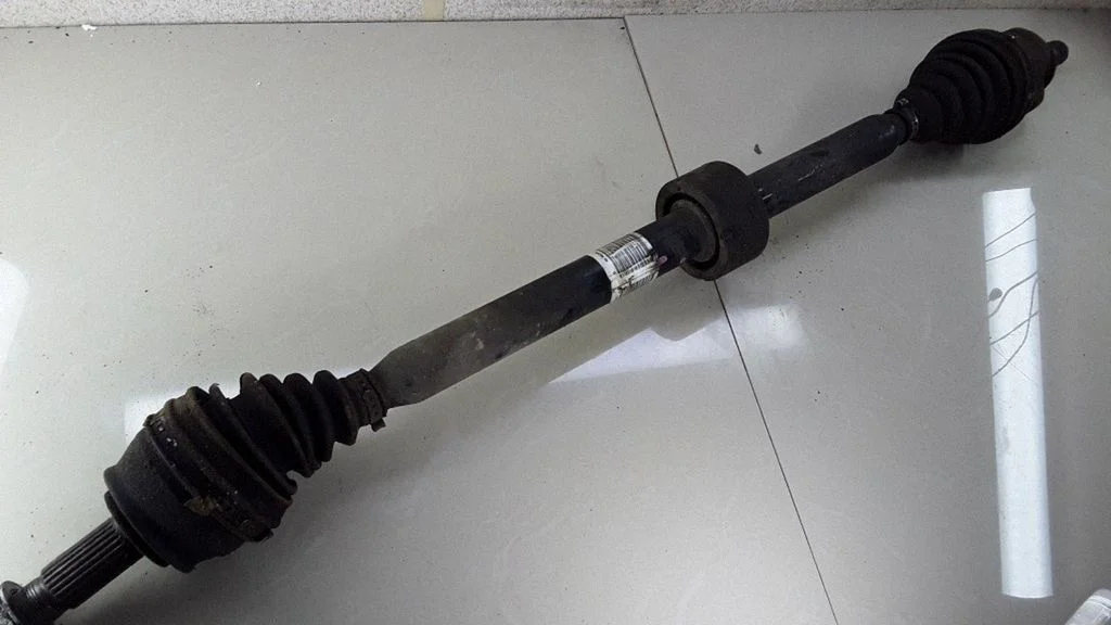 Front driveshaft 10020899D