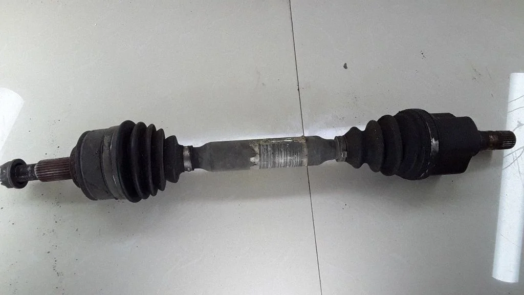 Front driveshaft 8200387374