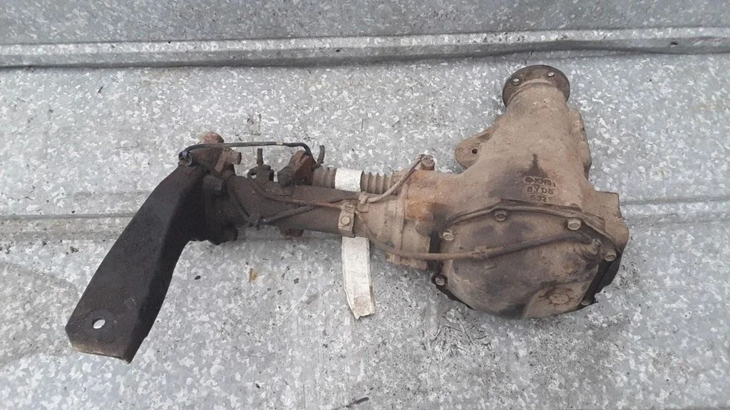 Front axle beam – Mitsubishi Pajero Sport I (1996-2008)