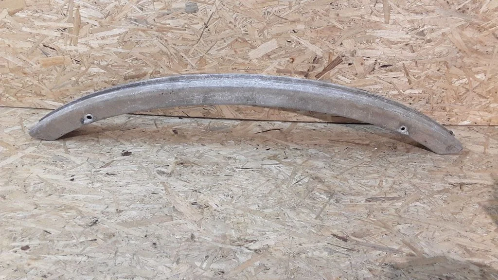 Front bumper cross member – Volkswagen Passat B5 (1997-2000)