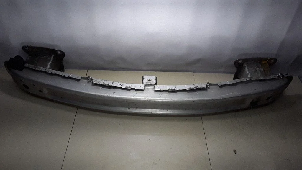 Front bumper cross member 006493N