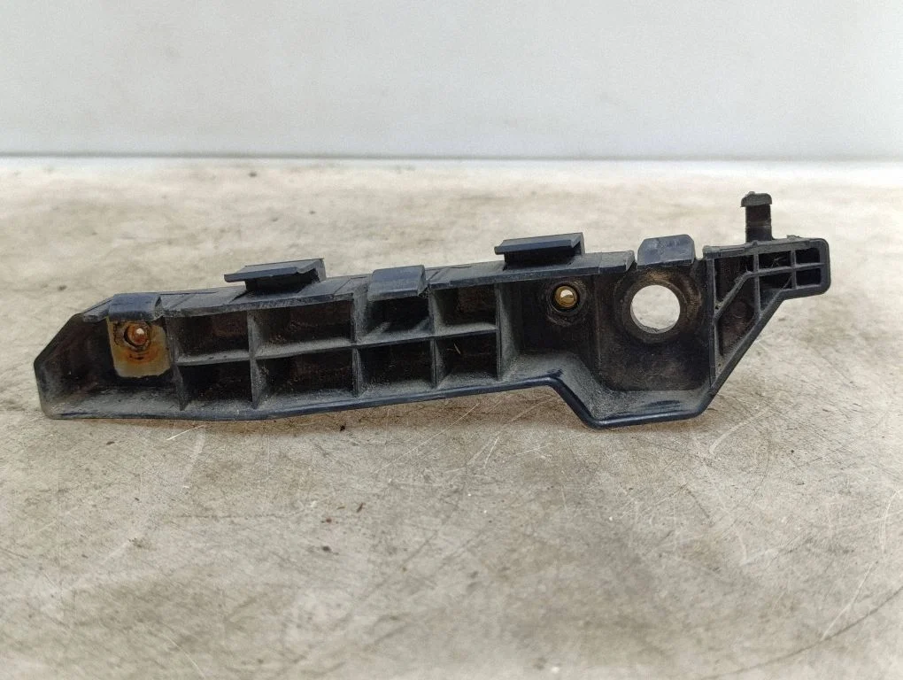 Esistange kinnitusklamber – Hyundai Santa Fe (2006-2012)
