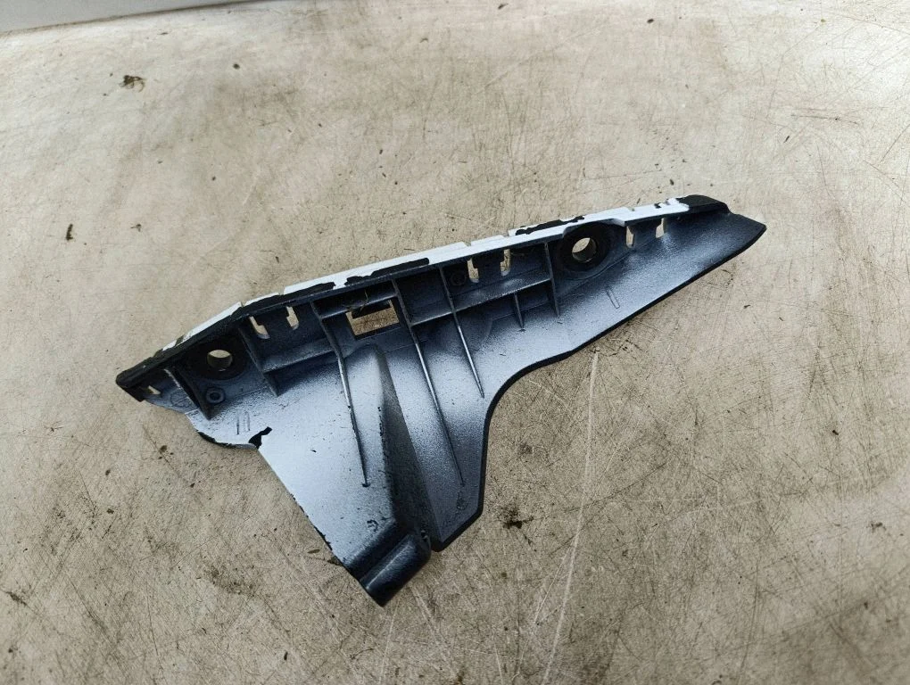 Front bumper mounting bracket 9829335780
