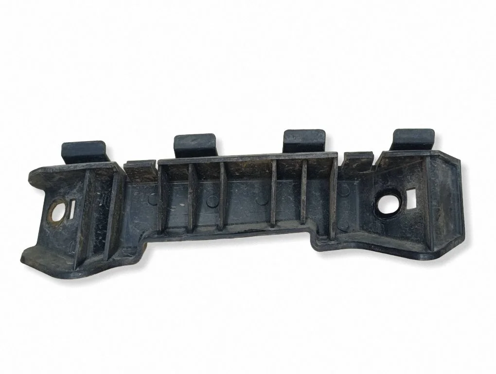 Esistange kinnitusklamber – KIA Ceed (2006-2012)