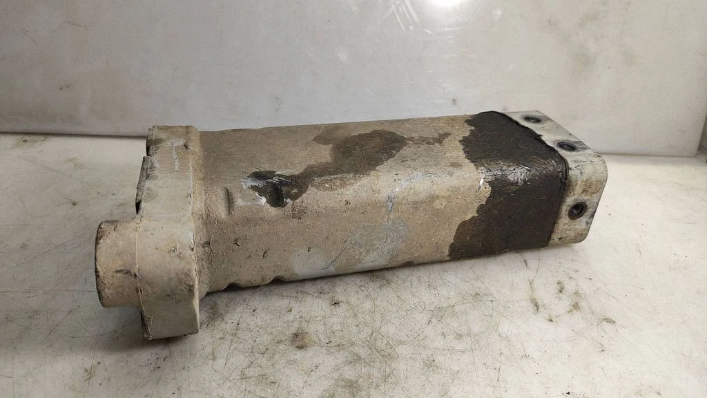 Esistange kinnitusklamber 8Z0805120