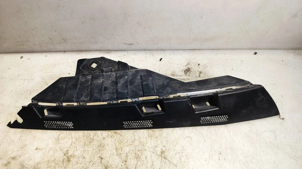 Front bumper mounting bracket A2478859303